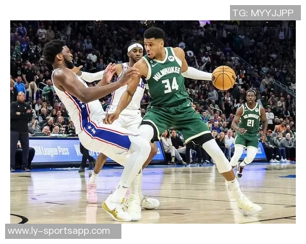 雄鹿对阵活塞库兹马状态回暖有望助力球队争胜