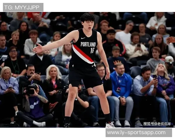 键盘侠热议文班人称小杨瀚森火箭应考虑交易杨瀚森与朱霍勒迪组合